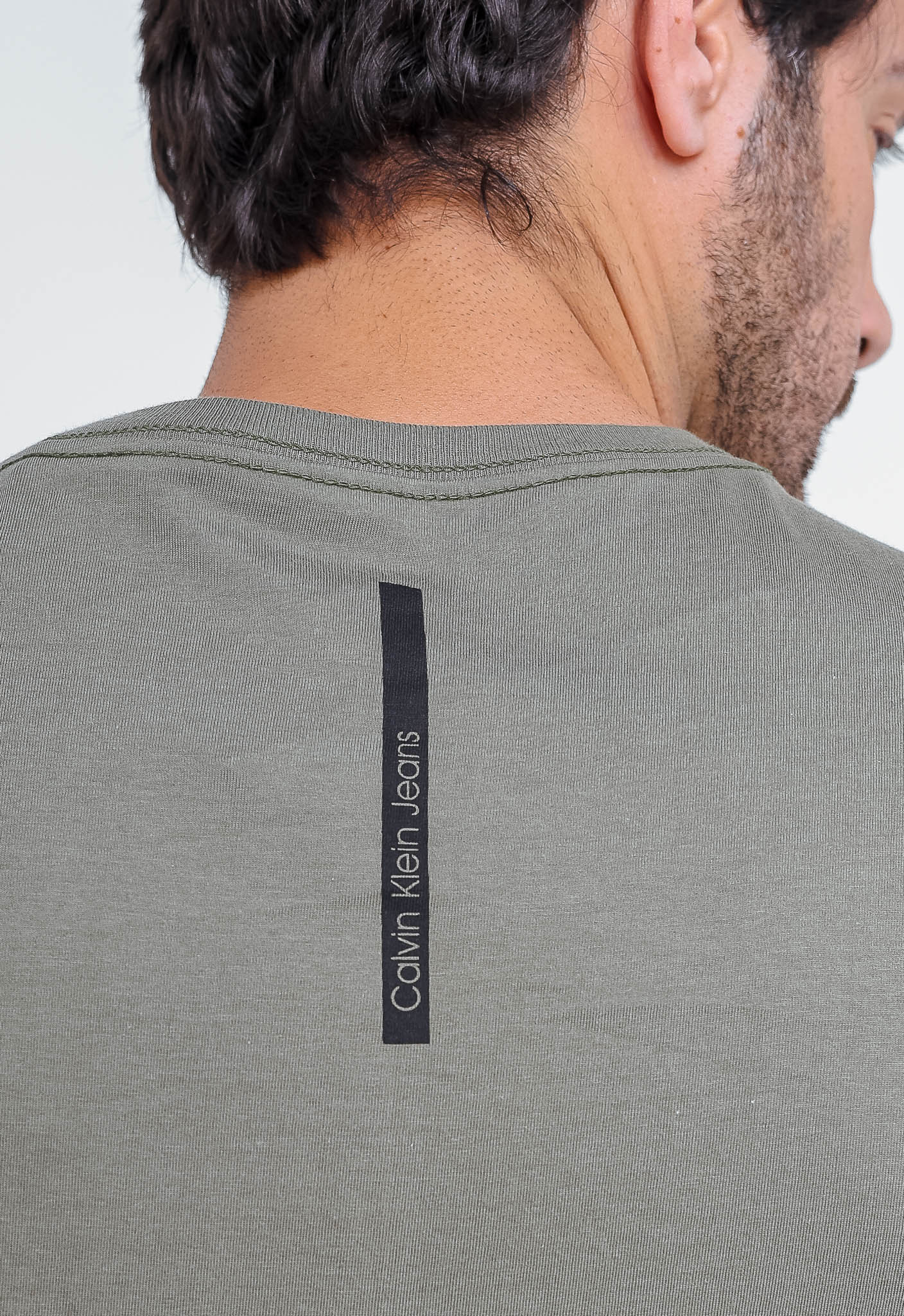 Camiseta Calvin Klein Jeans Logo Peito - Sale - Henri Store