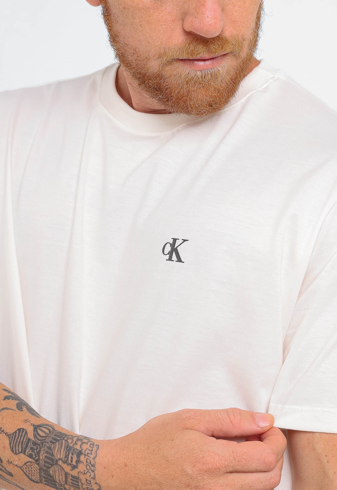 Camiseta Calvin Klein Jeans Logo Peito - Sale - Henri Store