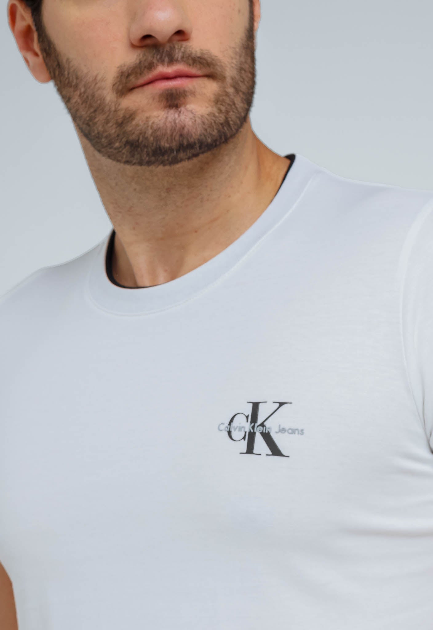 Camiseta Calvin Klein Jeans Logo Peito - Henri Store