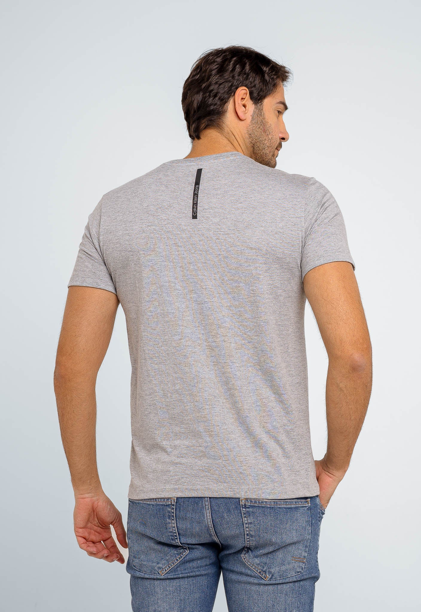Camiseta Calvin Klein Jeans Logo Peito - Henri Store