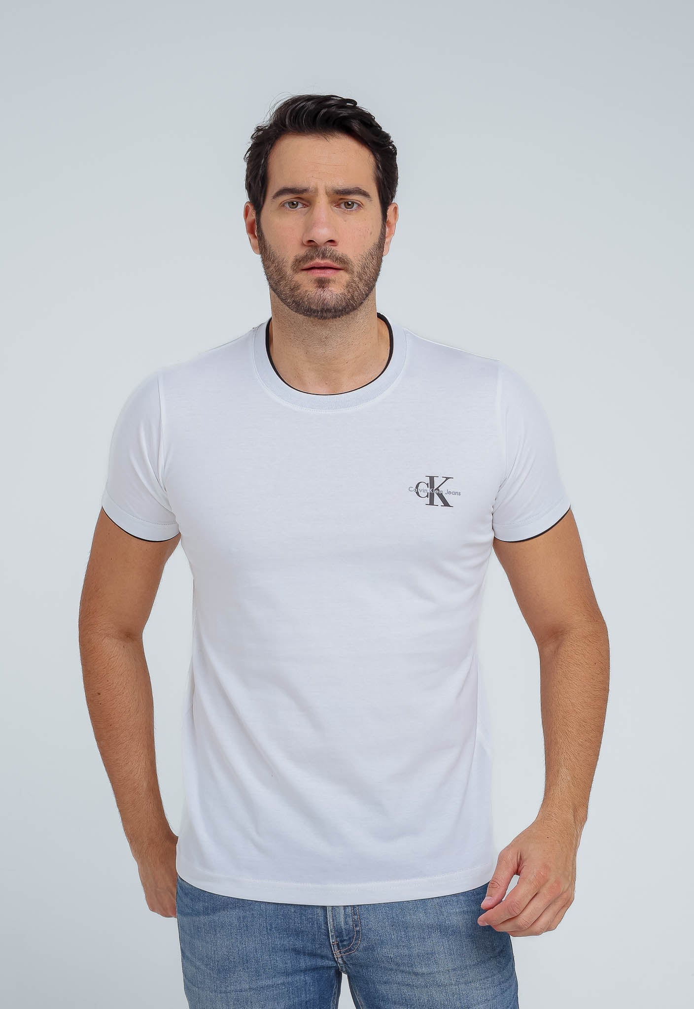 Camiseta Calvin Klein Jeans Logo Peito - Henri Store