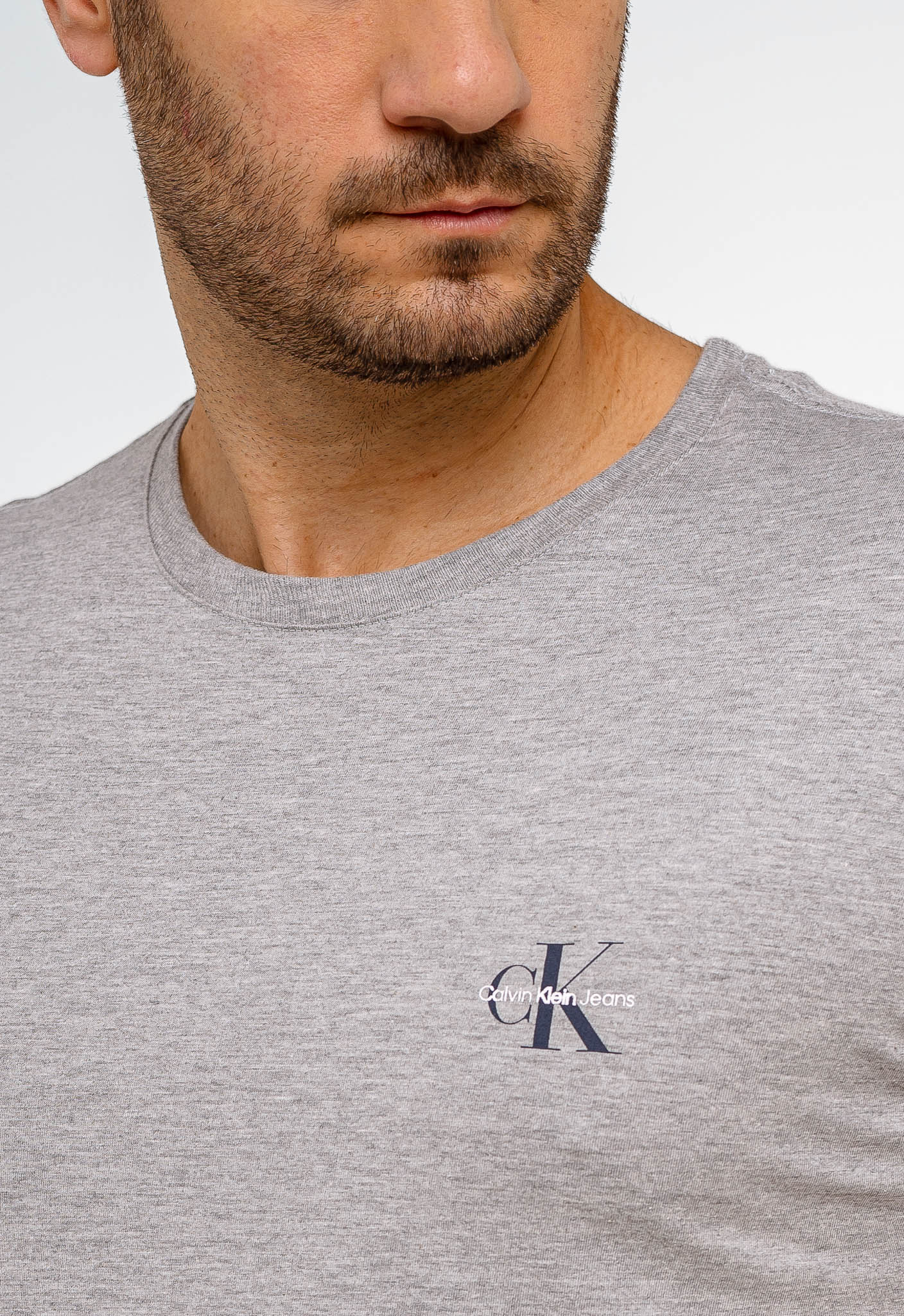 Camiseta Calvin Klein Jeans Logo Peito - Henri Store