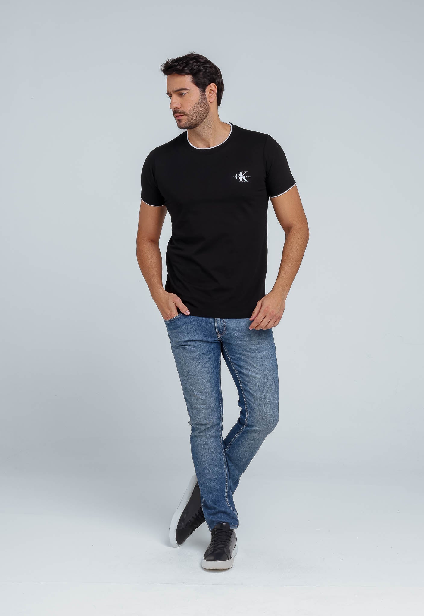 Camiseta Calvin Klein Jeans Logo Peito - Henri Store