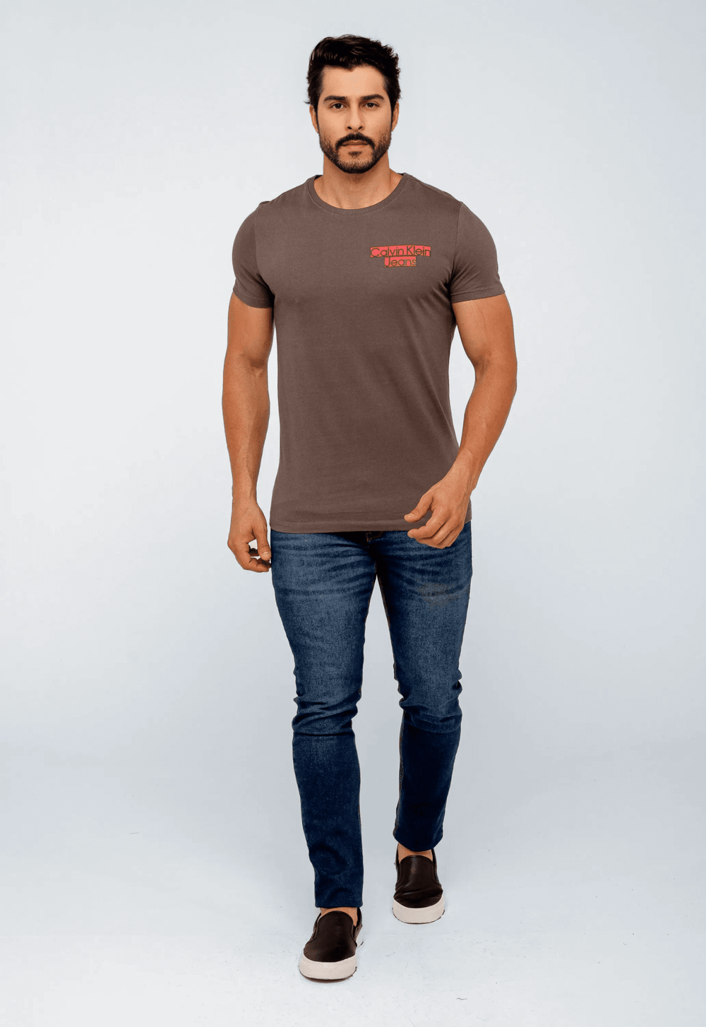 Camiseta Calvin Klein Jeans Regular Fit Embossed Peito - Henri Store