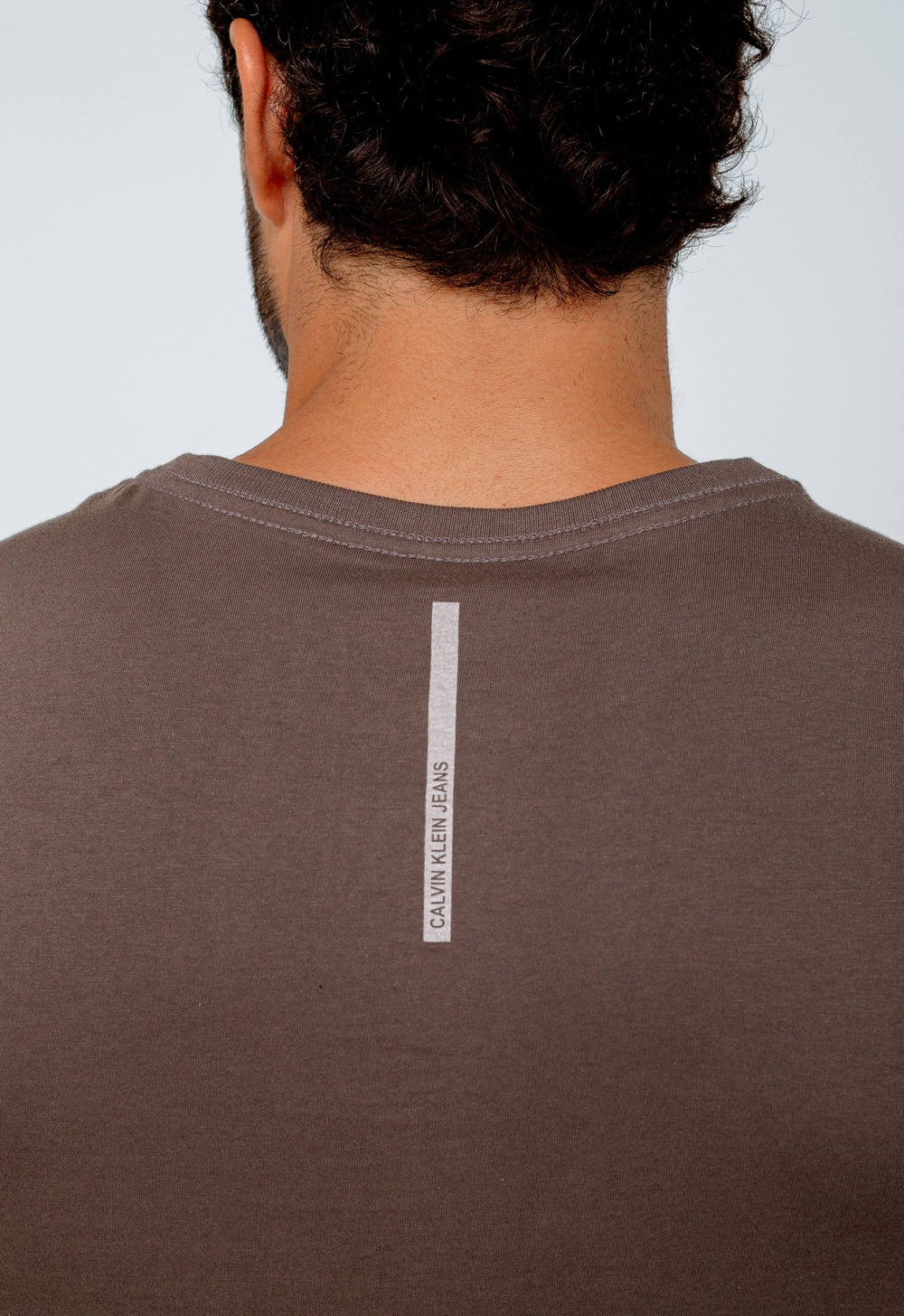 Camiseta Calvin Klein Jeans Regular Fit Embossed Peito - Henri Store