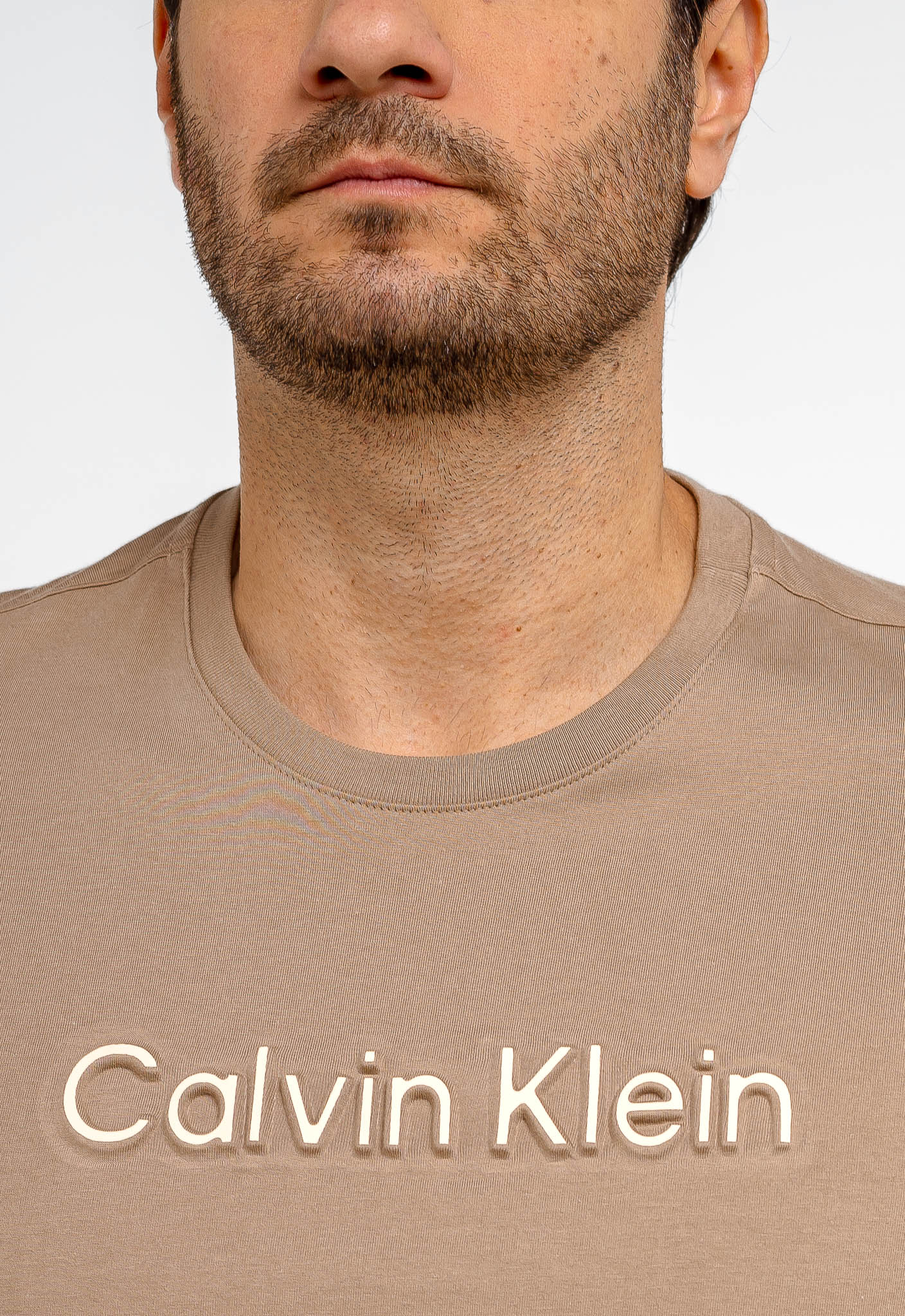Camiseta Calvin Klein Logo Alto Relevo - Henri Store