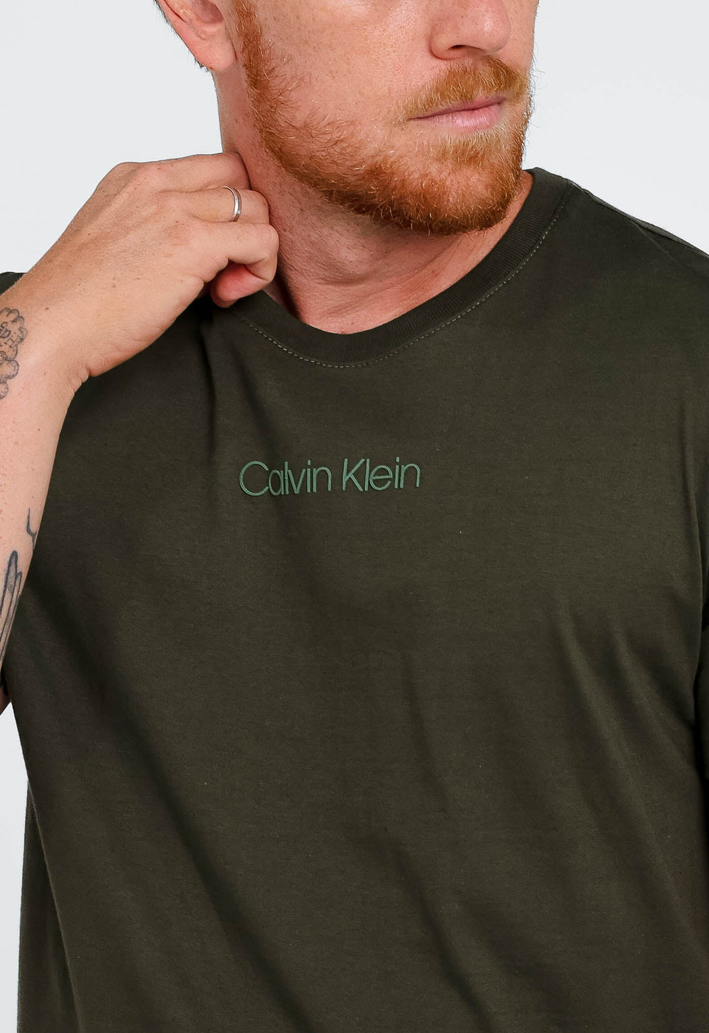 Camiseta Calvin Klein Logo Alto Relevo - Henri Store