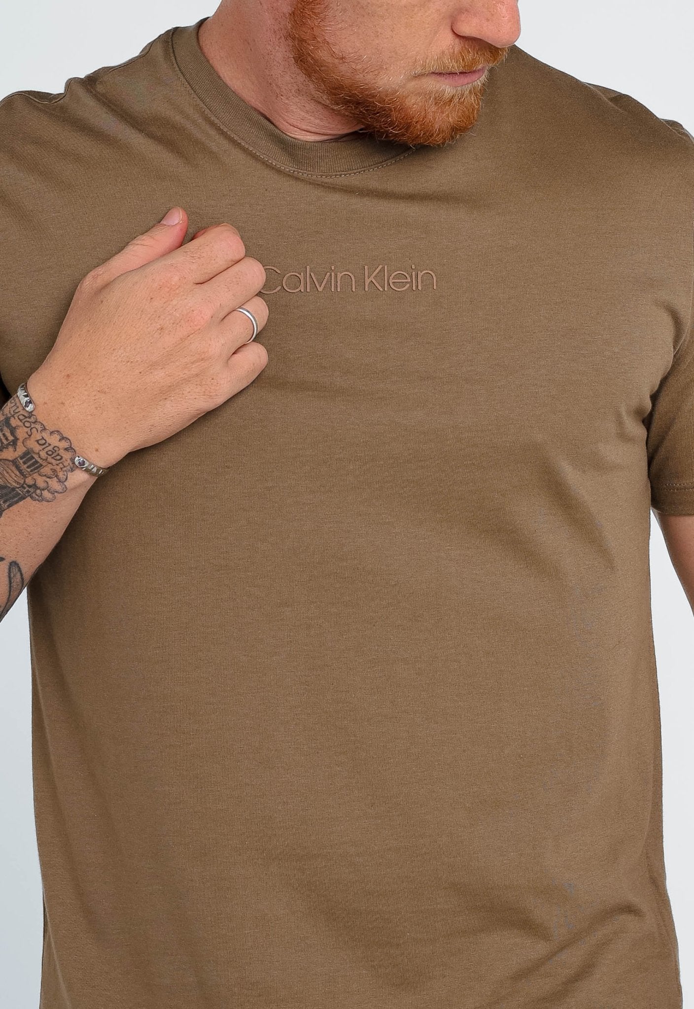 Camiseta Calvin Klein Logo Alto Relevo - Henri Store