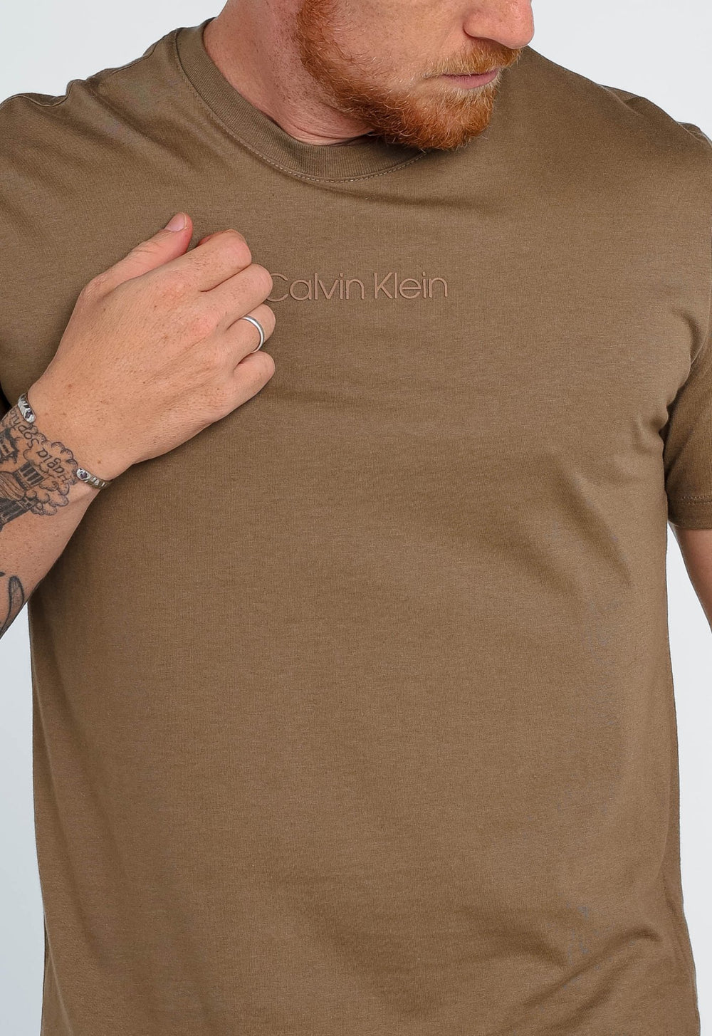 Camiseta Calvin Klein Logo Alto Relevo - Henri Store
