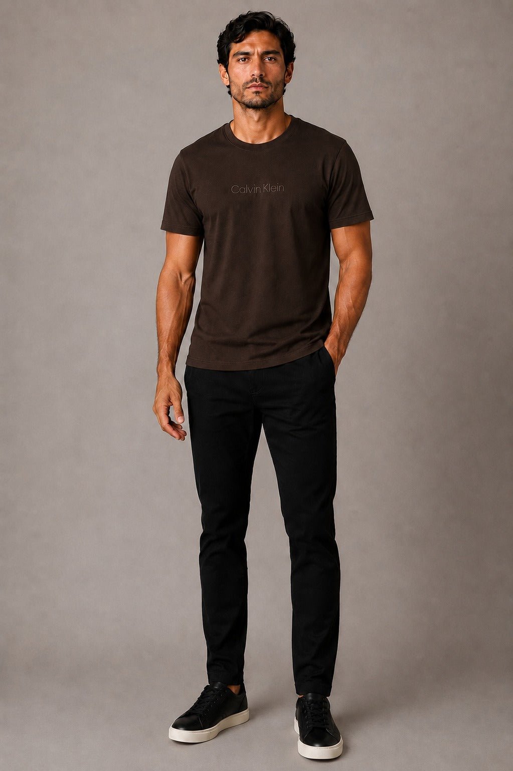 Camiseta Calvin Klein Logo Central Bordado - Henri Store