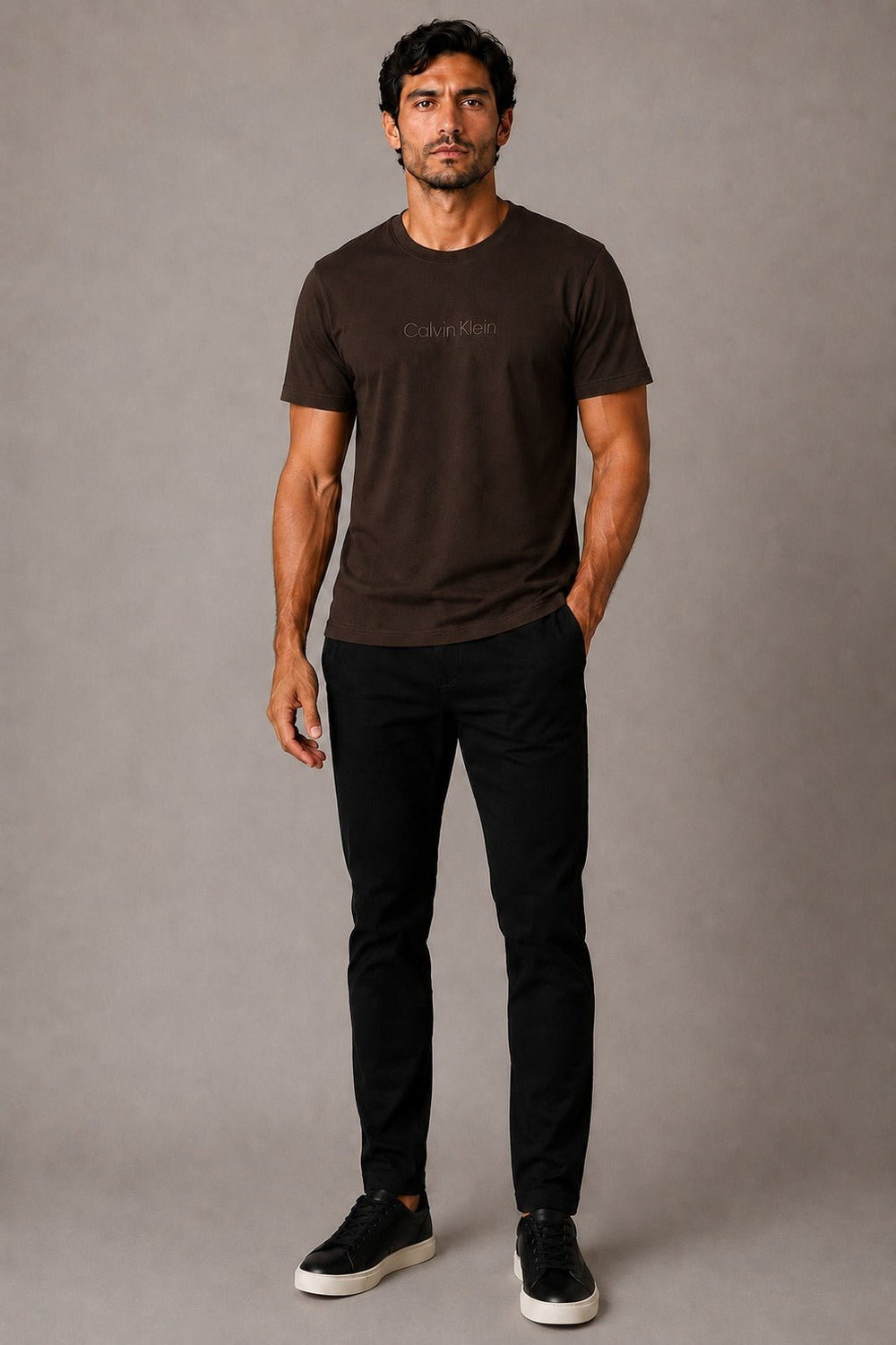 Camiseta Calvin Klein Logo Central Bordado - Henri Store