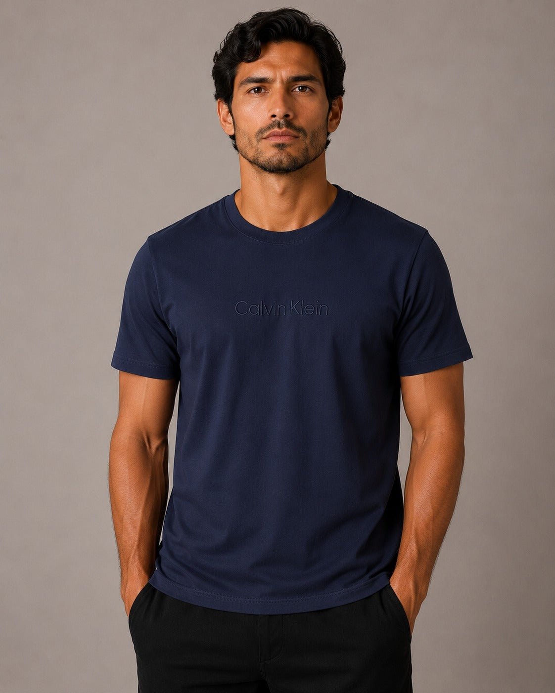 Camiseta Calvin Klein Logo Central Bordado - Henri Store