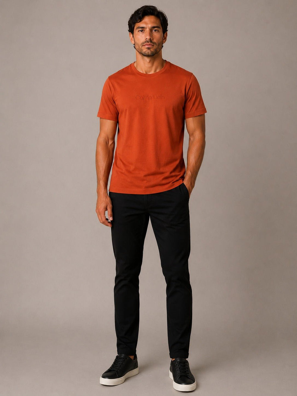 Camiseta Calvin Klein Logo Central Bordado - Henri Store