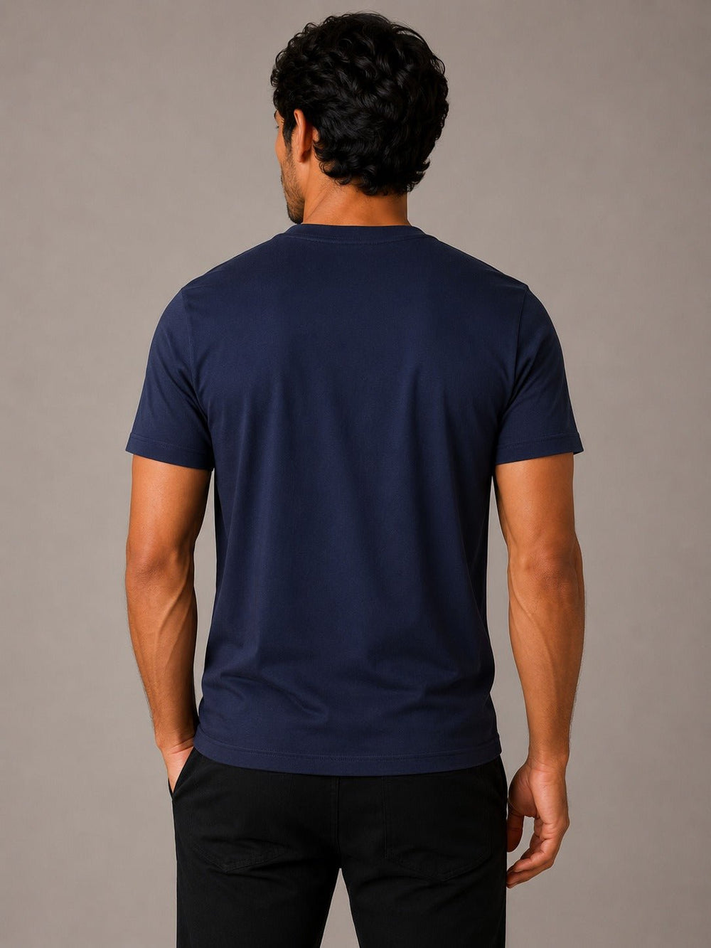 Camiseta Calvin Klein Logo Central Bordado - Henri Store