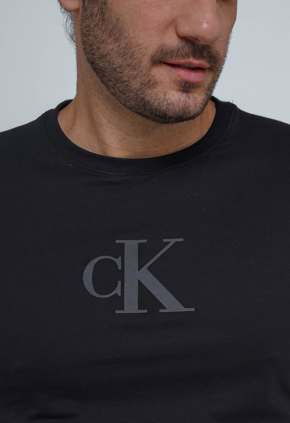 Camiseta Calvin Klein Logo Central CK - LIVE - Henri Store