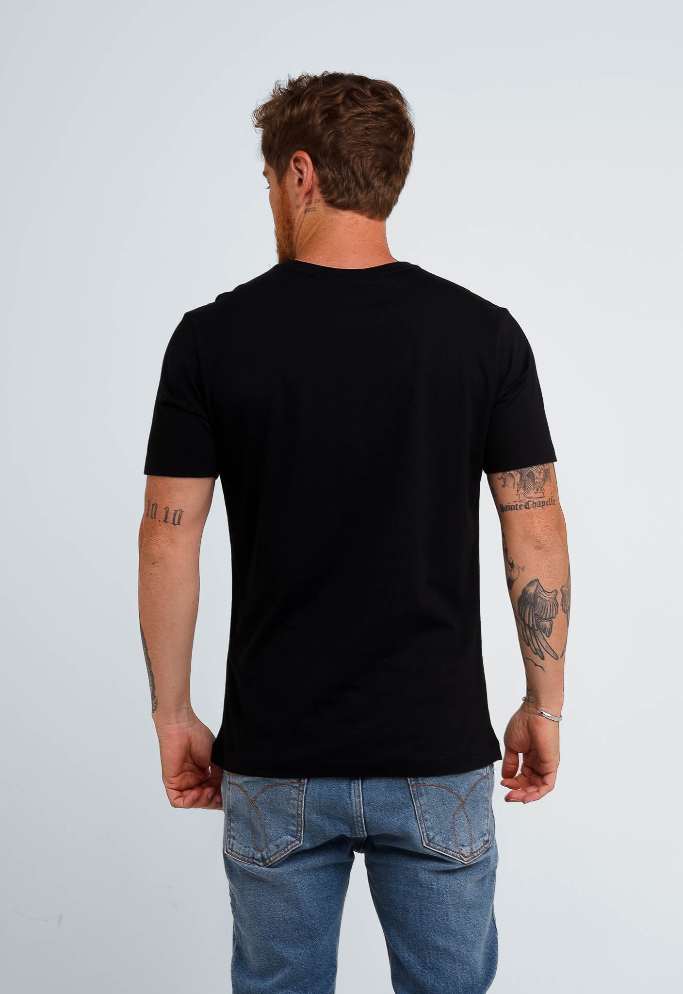 Camiseta Calvin Klein Logo Central Emborrachado - Henri Store