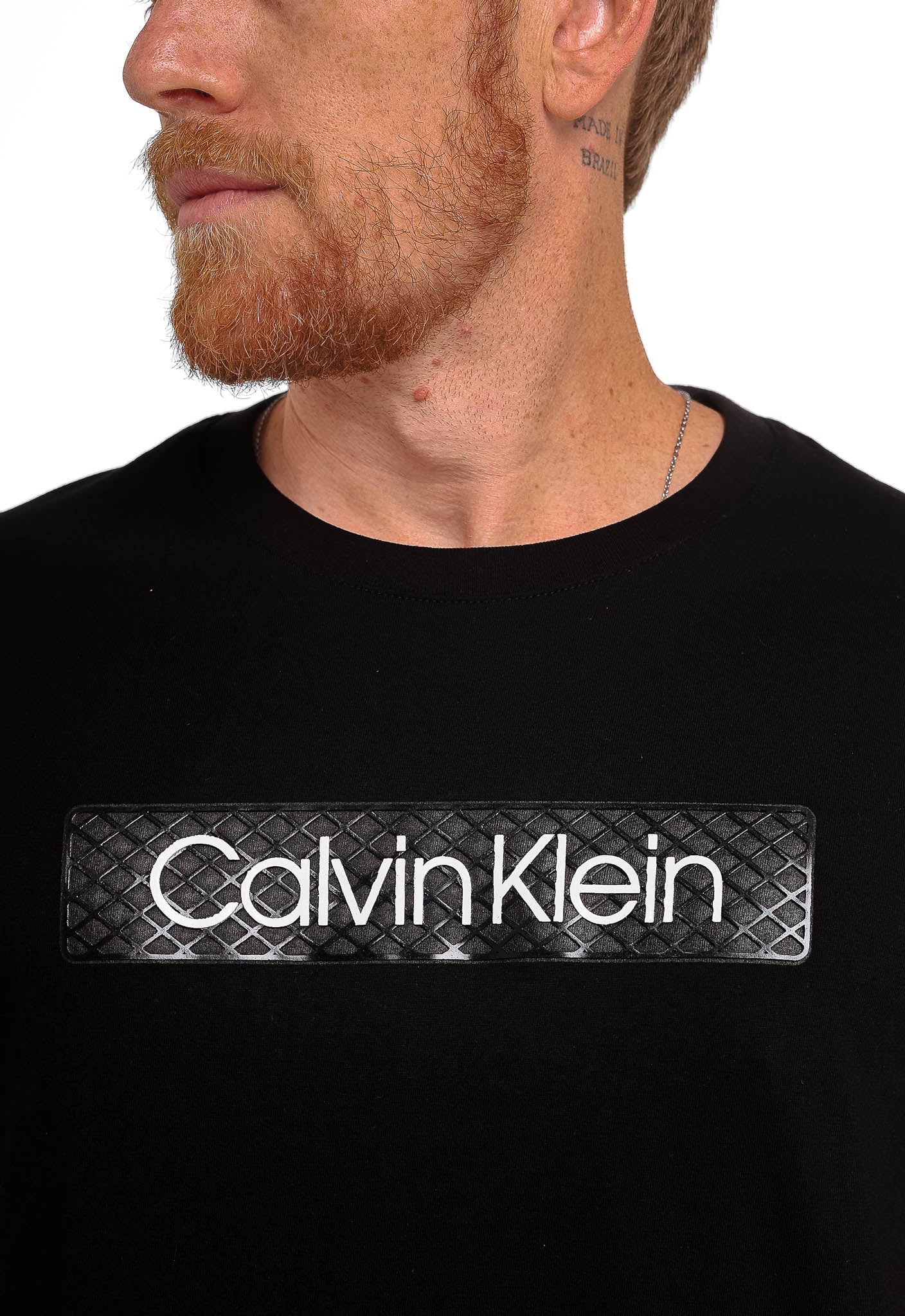 Camiseta Calvin Klein Logo Central Emborrachado - Henri Store