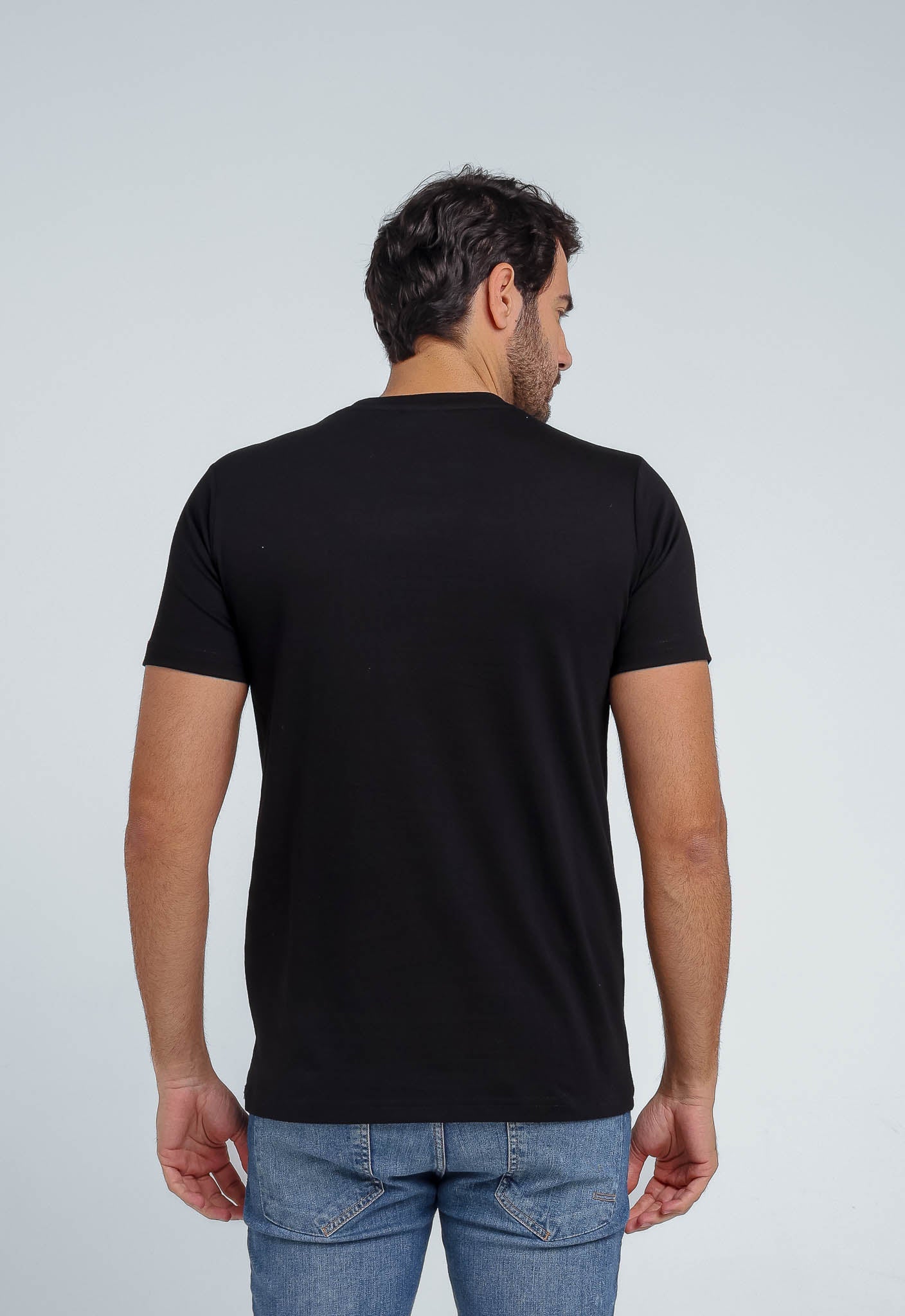 Camiseta Calvin Klein Logo Central Emborrachado - Henri Store