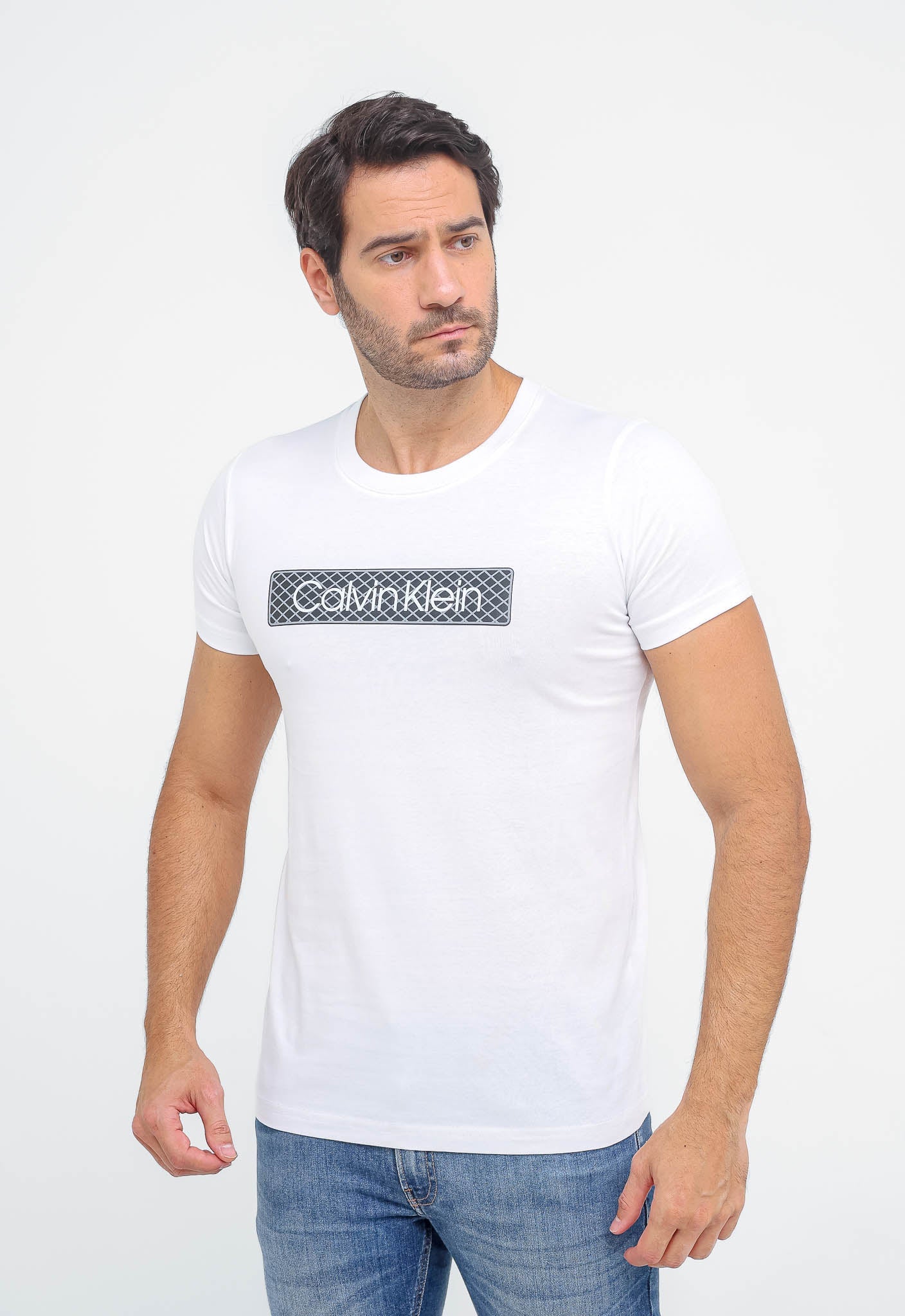 Camiseta Calvin Klein Logo Central Emborrachado - Henri Store