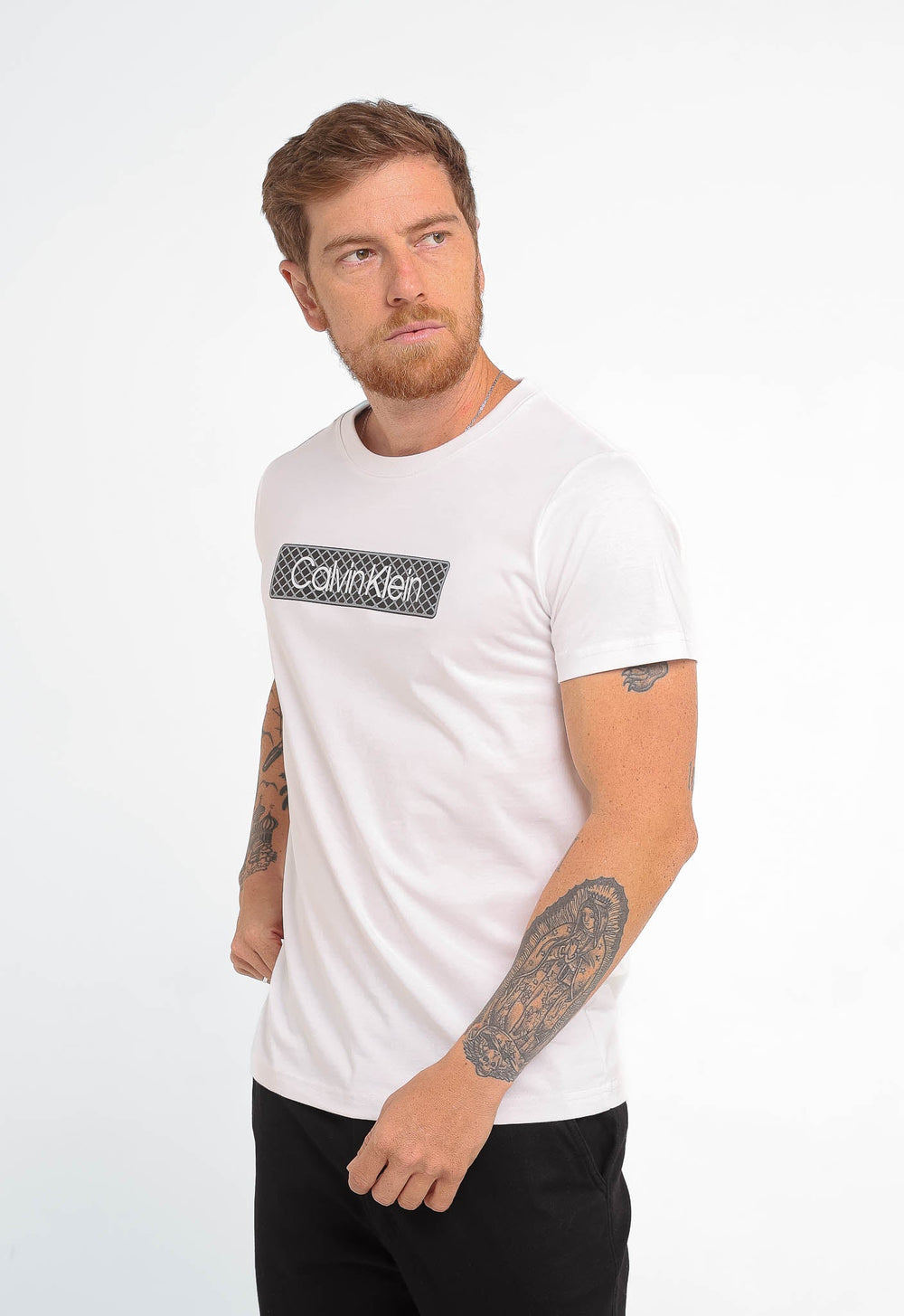 Camiseta Calvin Klein Logo Central Emborrachado - Henri Store