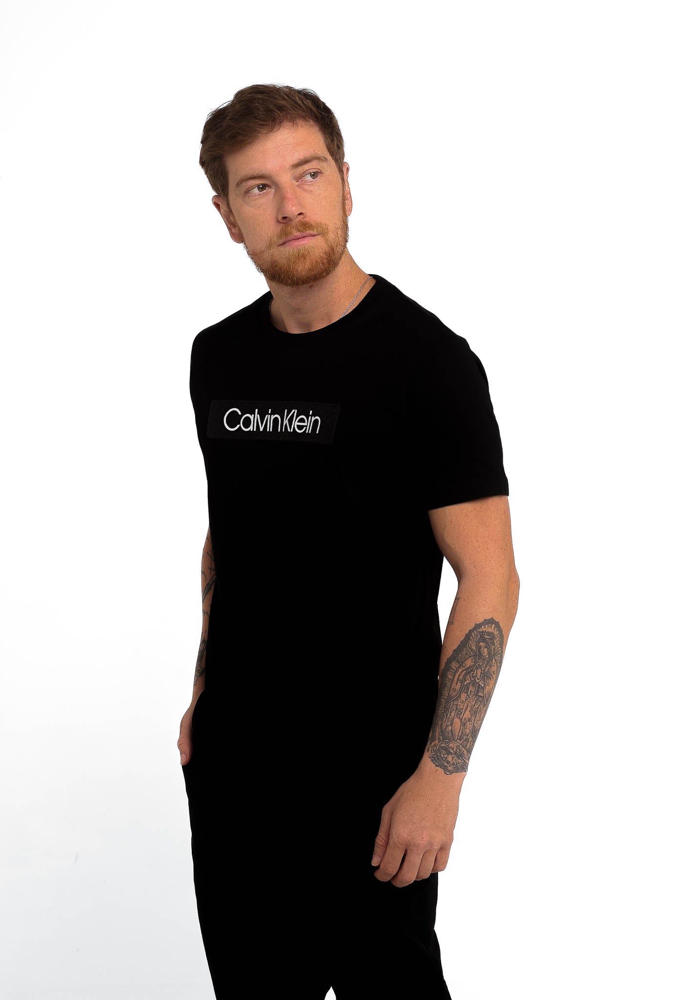 Camiseta Calvin Klein Logo Central Emborrachado - Henri Store