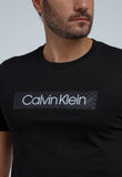 Camiseta Calvin Klein Logo Central Emborrachado - Henri Store