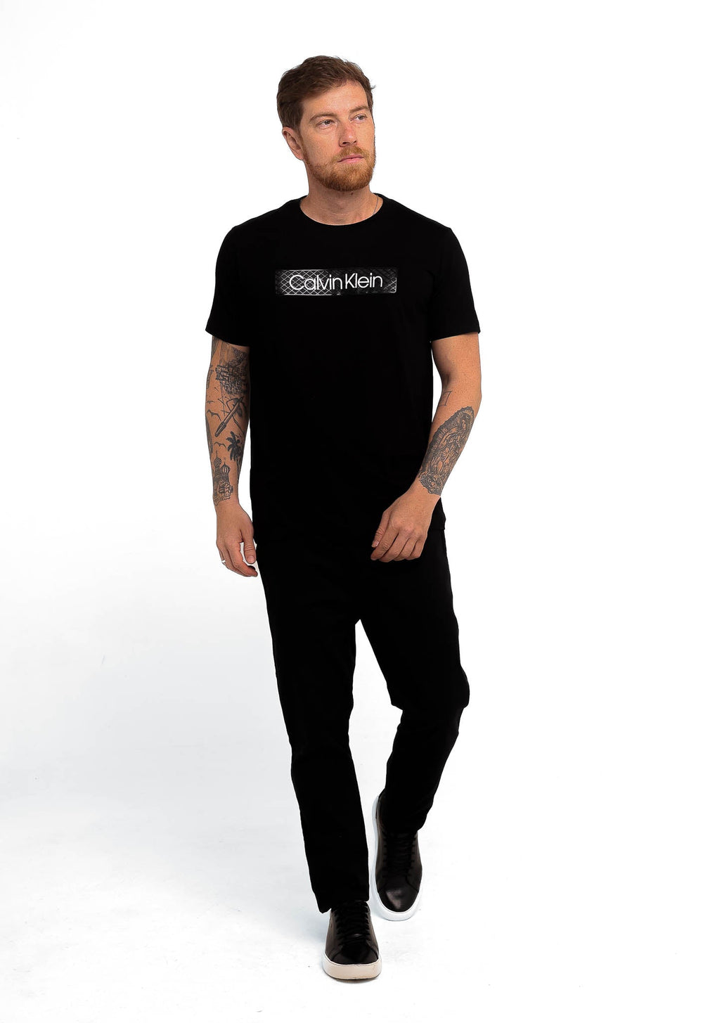 Camiseta Calvin Klein Logo Central Emborrachado - Henri Store