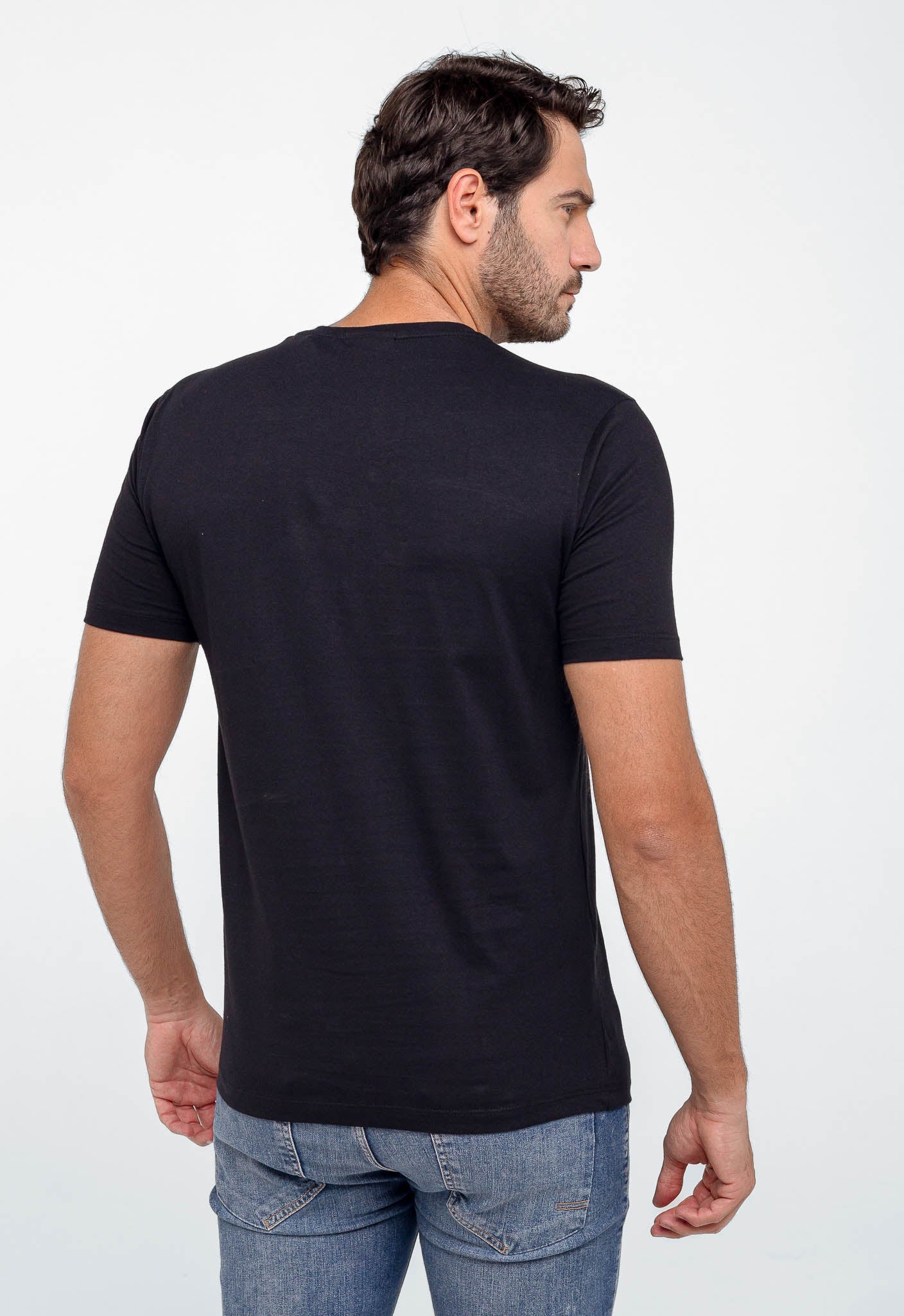 Camiseta Calvin Klein Logo Central Embossed - LIVE - Henri Store