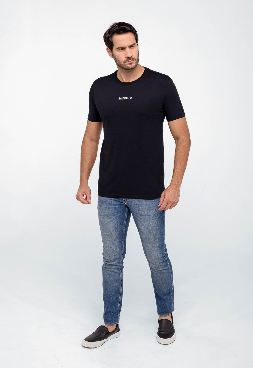 Camiseta Calvin Klein Logo Central Embossed - LIVE - Henri Store