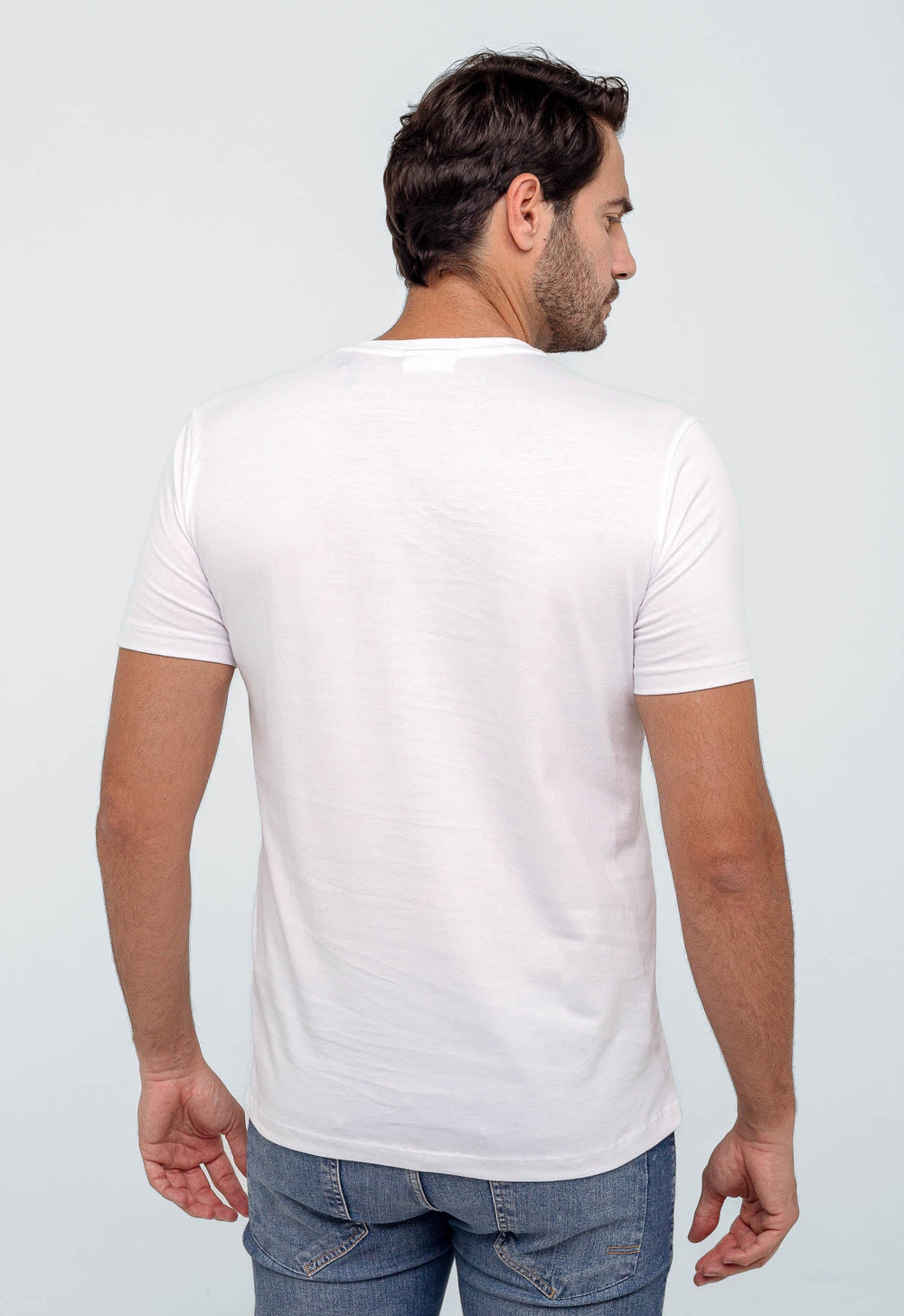 Camiseta Calvin Klein Logo Central Embossed - LIVE - Henri Store