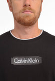 Camiseta Calvin Klein Logo Central Embossed - LIVE - Henri Store
