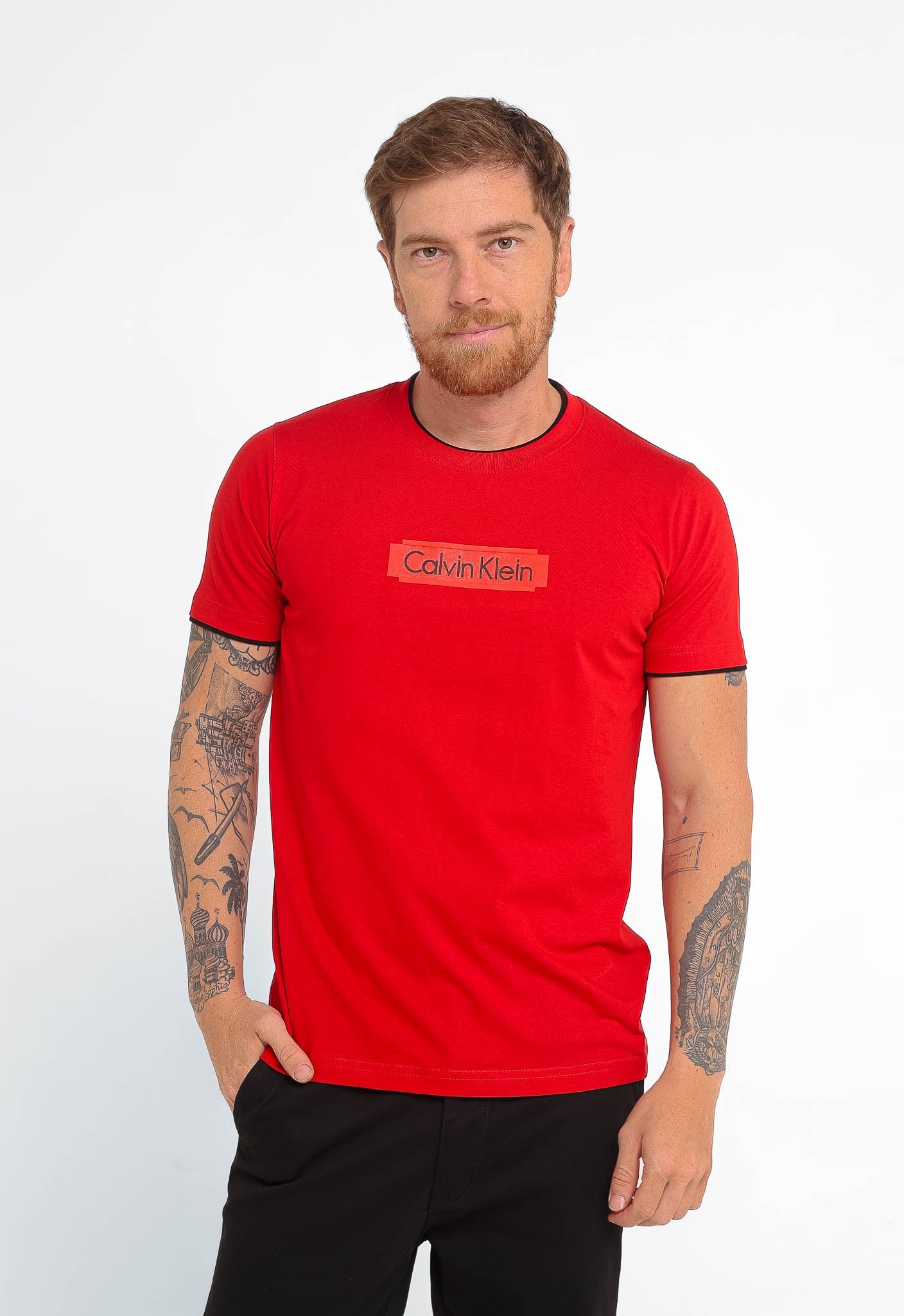Camiseta Calvin Klein Logo Central Embossed - LIVE - Henri Store