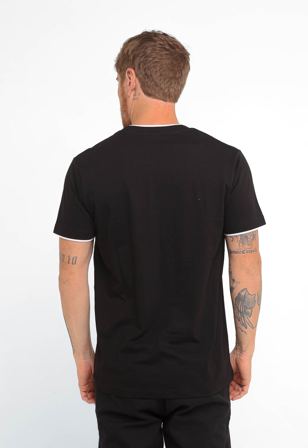 Camiseta Calvin Klein Logo Central Embossed - LIVE - Henri Store