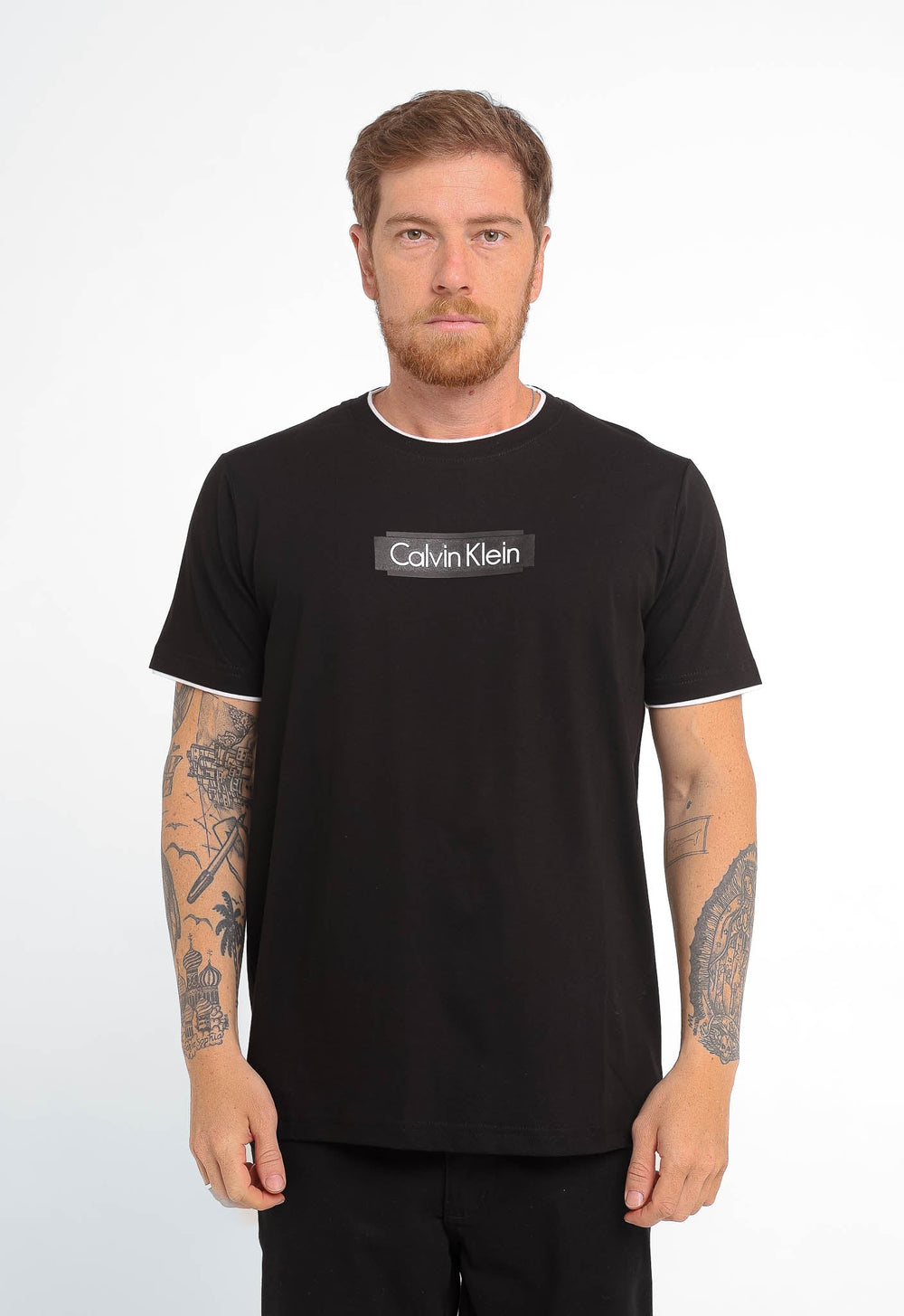 Camiseta Calvin Klein Logo Central Embossed - LIVE - Henri Store