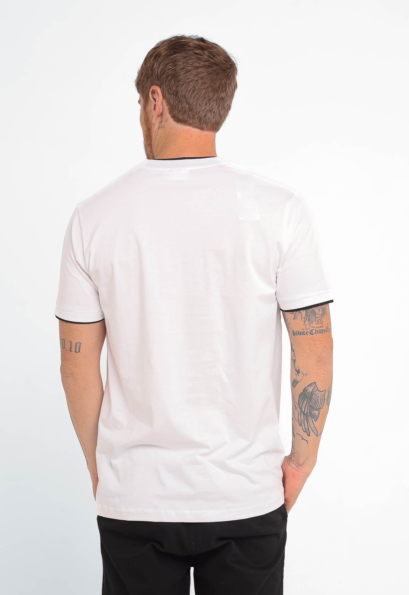 Camiseta Calvin Klein Logo Central Embossed - LIVE - Henri Store