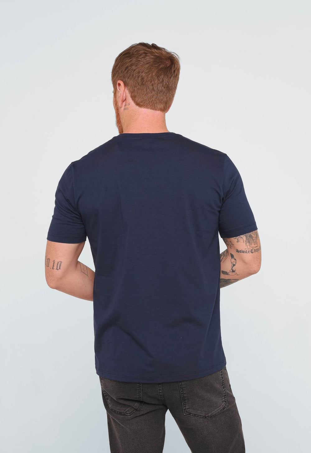 Camiseta Calvin Klein Logo Central Embossed - LIVE - Henri Store