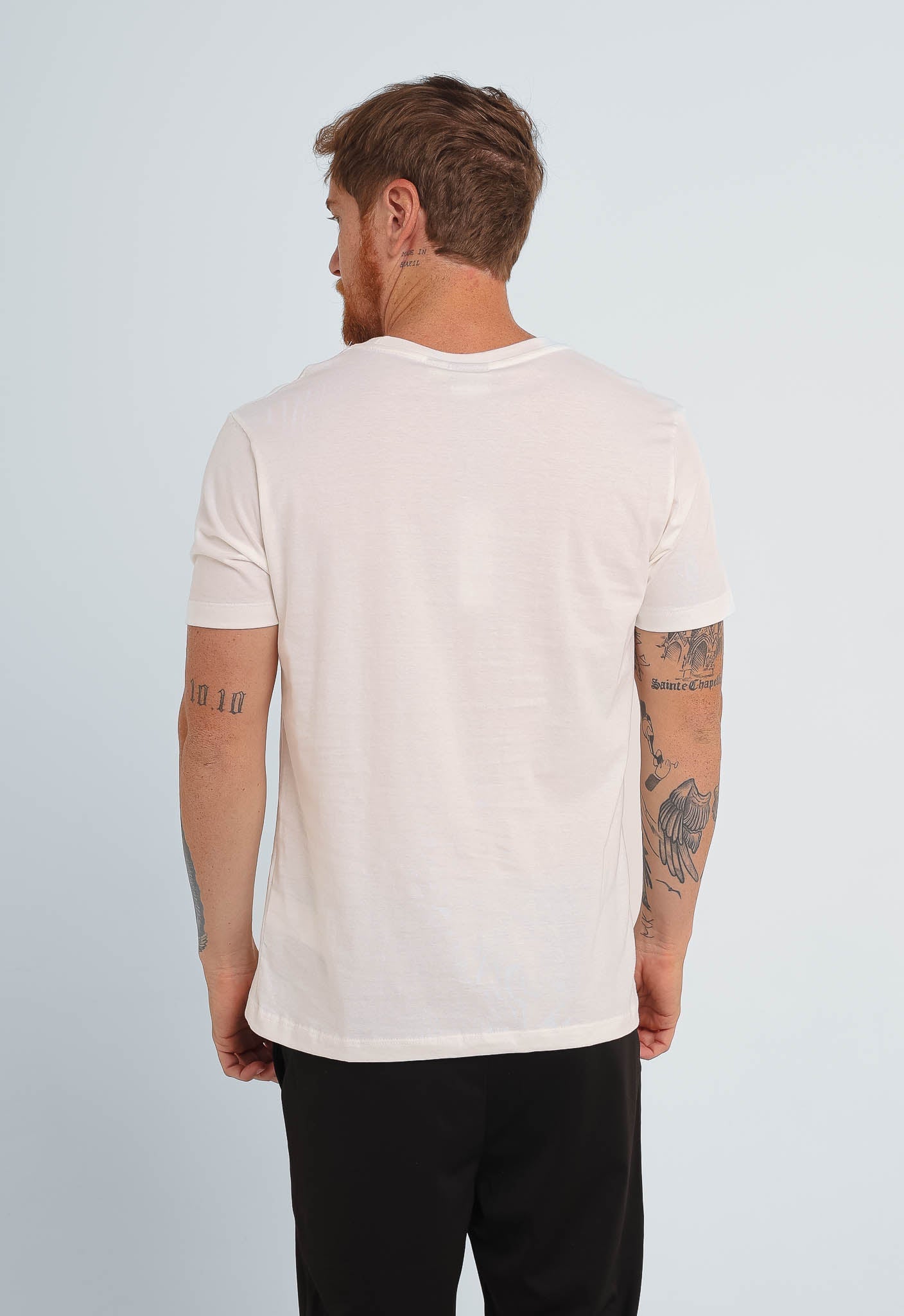 Camiseta Calvin Klein Logo Central Embossed - Henri Store