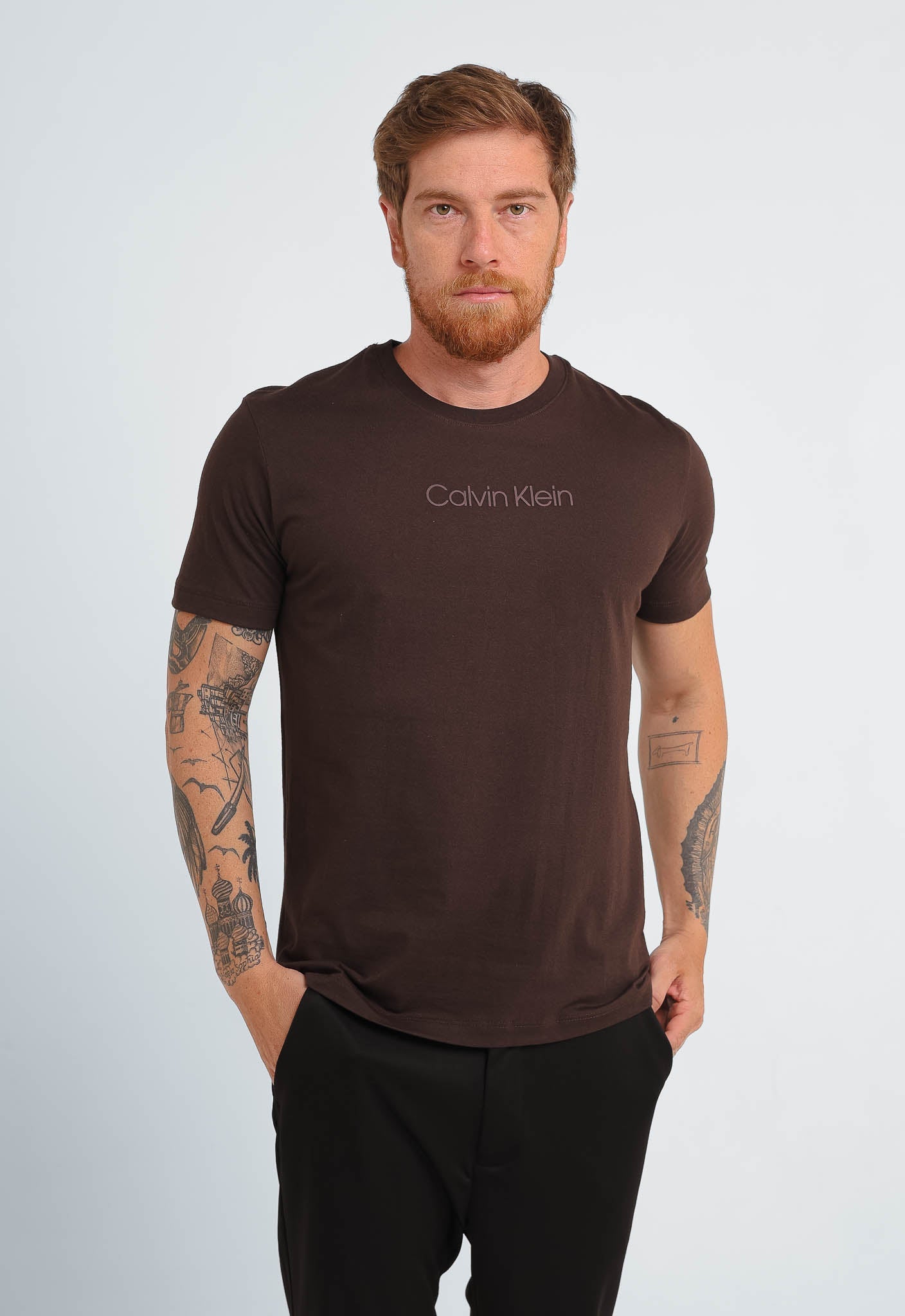 Camiseta Calvin Klein Logo Central Embossed - Henri Store
