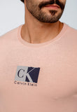 Camiseta Calvin Klein Logo Central Embossed - Henri Store
