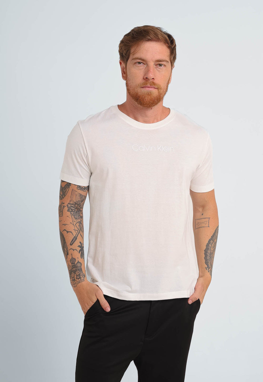 Camiseta Calvin Klein Logo Central Embossed - Henri Store