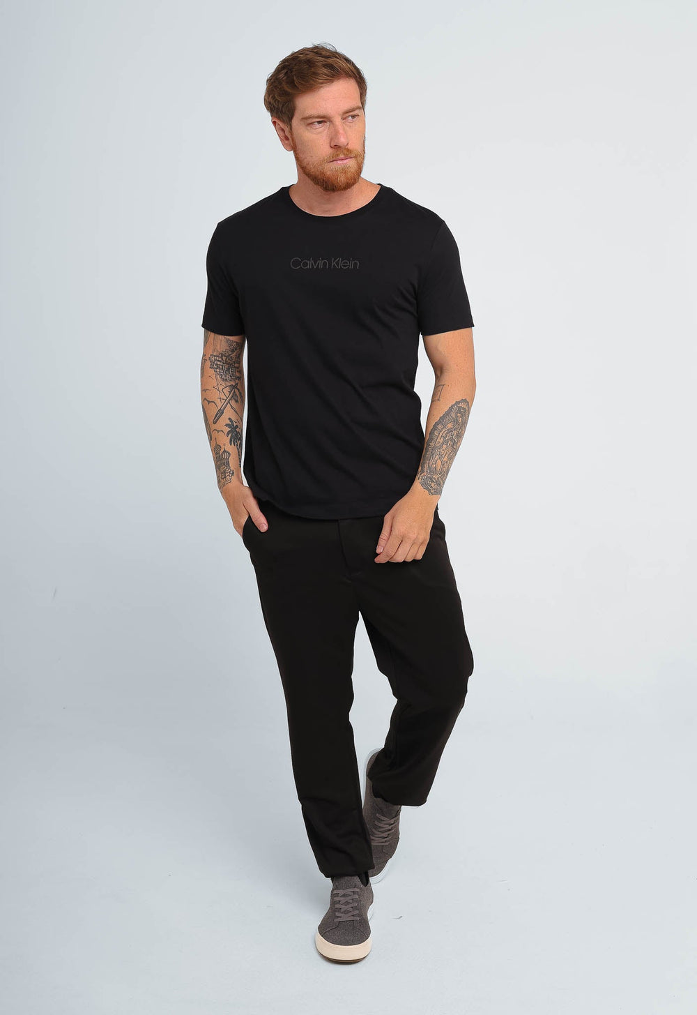 Camiseta Calvin Klein Logo Central Embossed - Henri Store
