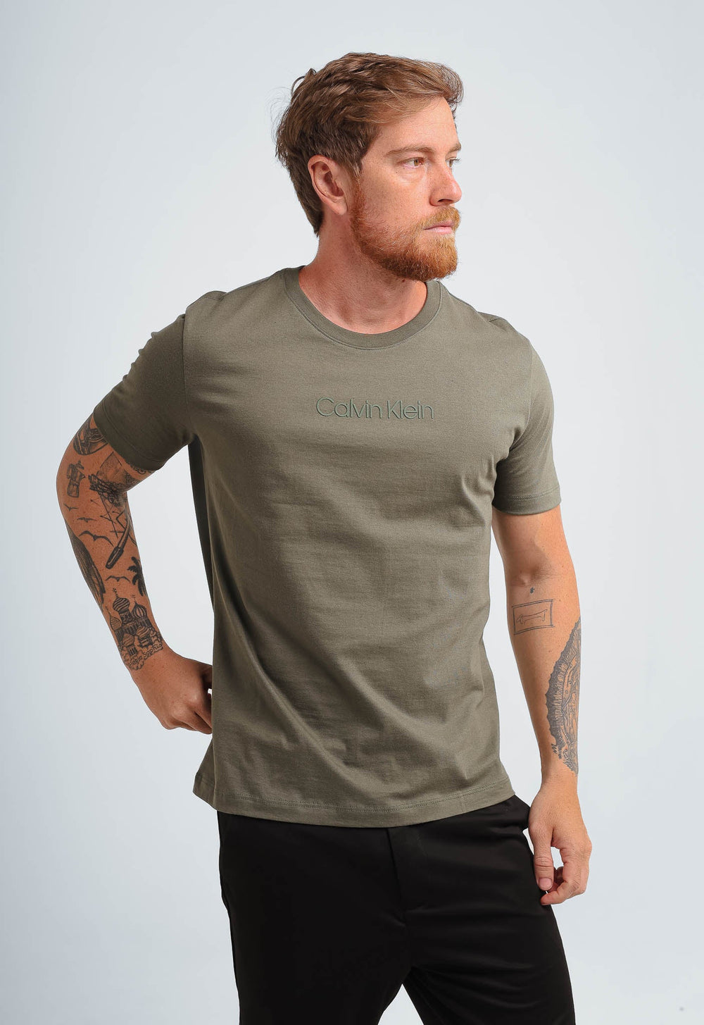 Camiseta Calvin Klein Logo Central Embossed - Henri Store
