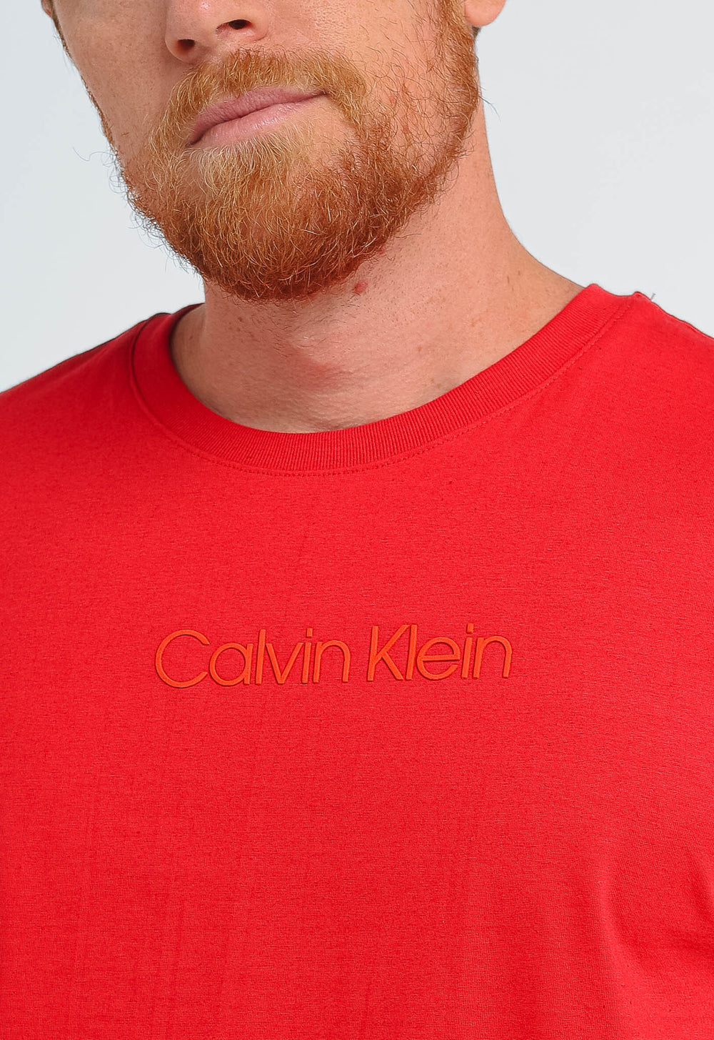 Camiseta Calvin Klein Logo Central Embossed - Henri Store