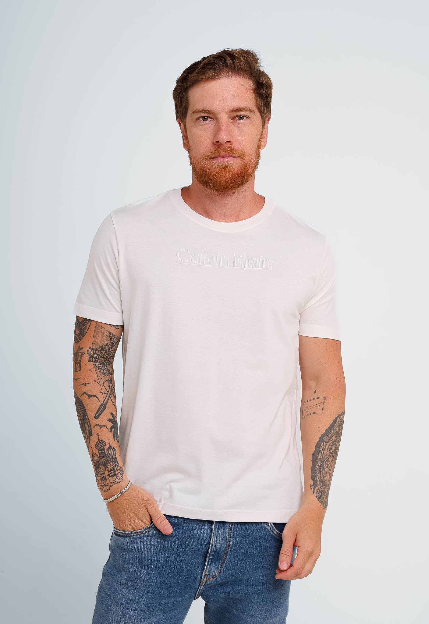 Camiseta Calvin Klein Logo Central - LIVE - Henri Store