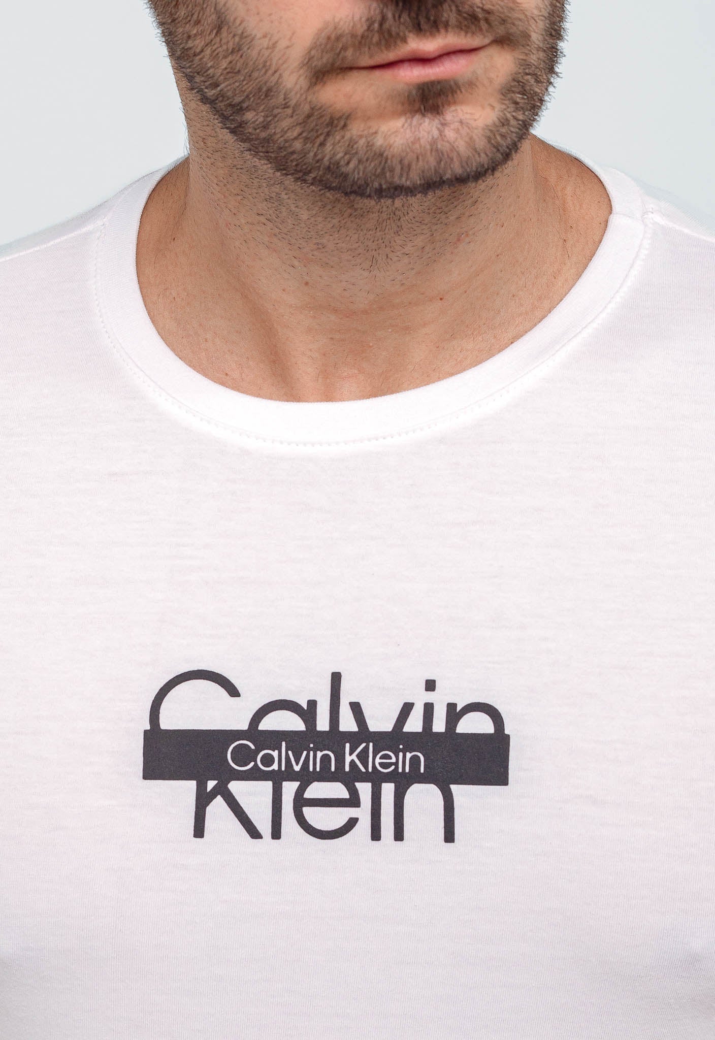Camiseta Calvin Klein Logo Central - LIVE - Henri Store