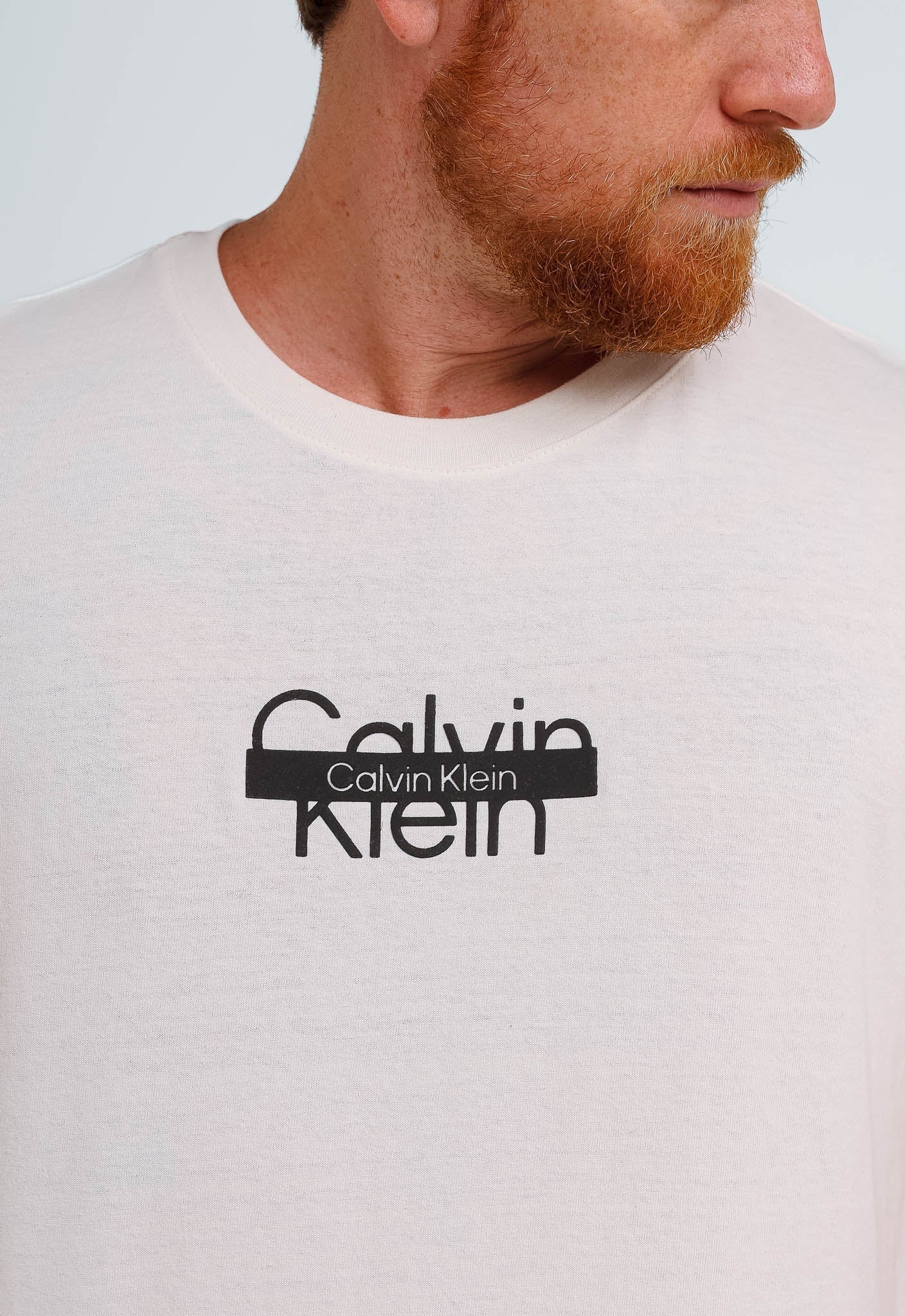 Camiseta Calvin Klein Logo Central - LIVE - Henri Store