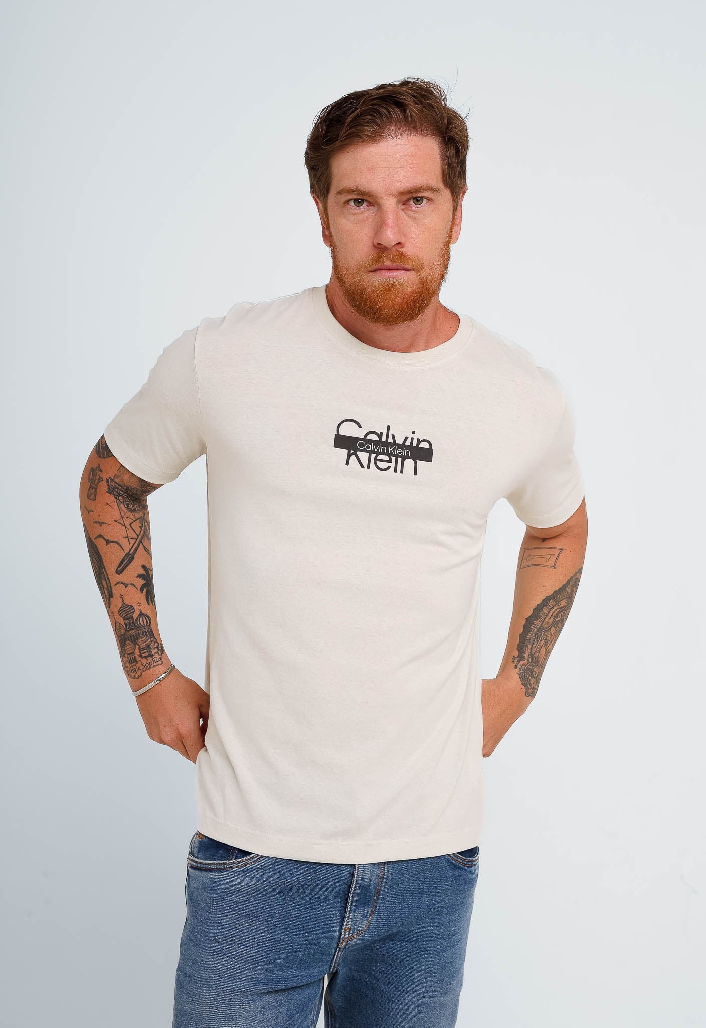 Camiseta Calvin Klein Logo Central - LIVE - Henri Store