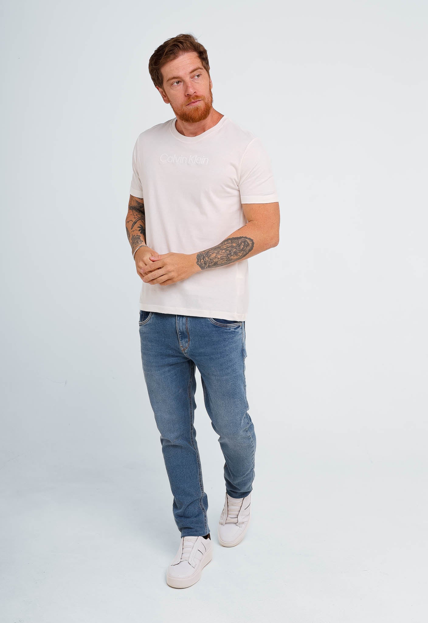 Camiseta Calvin Klein Logo Central - LIVE - Henri Store