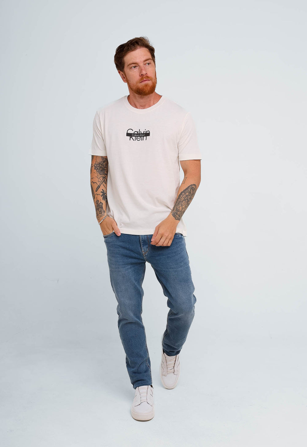 Camiseta Calvin Klein Logo Central - LIVE - Henri Store