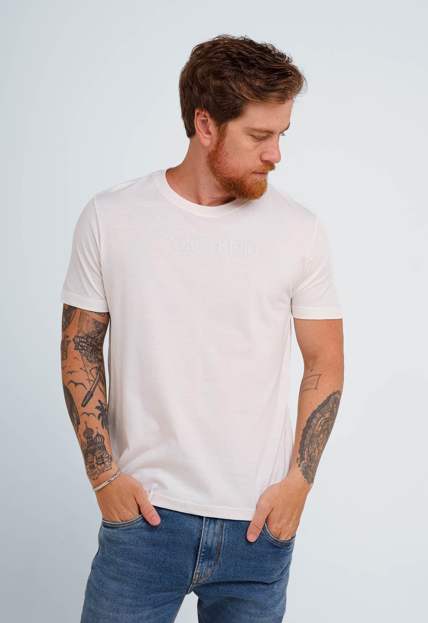 Camiseta Calvin Klein Logo Central - LIVE - Henri Store